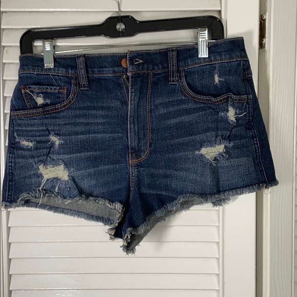 Hollister Pants - Hollister high rise jean shorts size 28